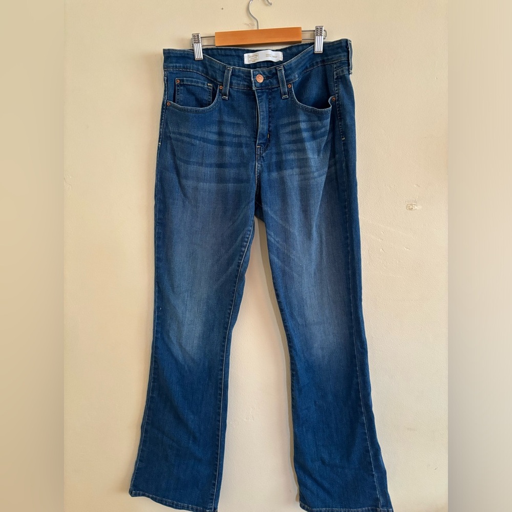 Levi’s Signature Totally Shaping Bootcut Jeans